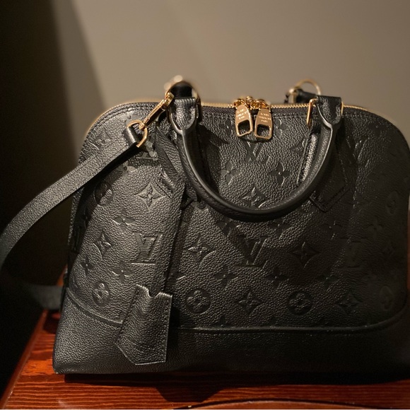 NWT Louis Vuitton Neo Alma PM. Black leather with GHW. - Picture 5 of 9